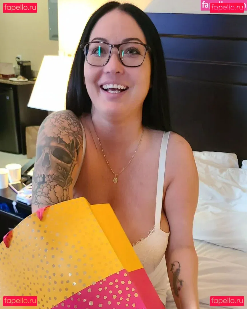 Hot4Holly Onlyfans Photo Gallery 