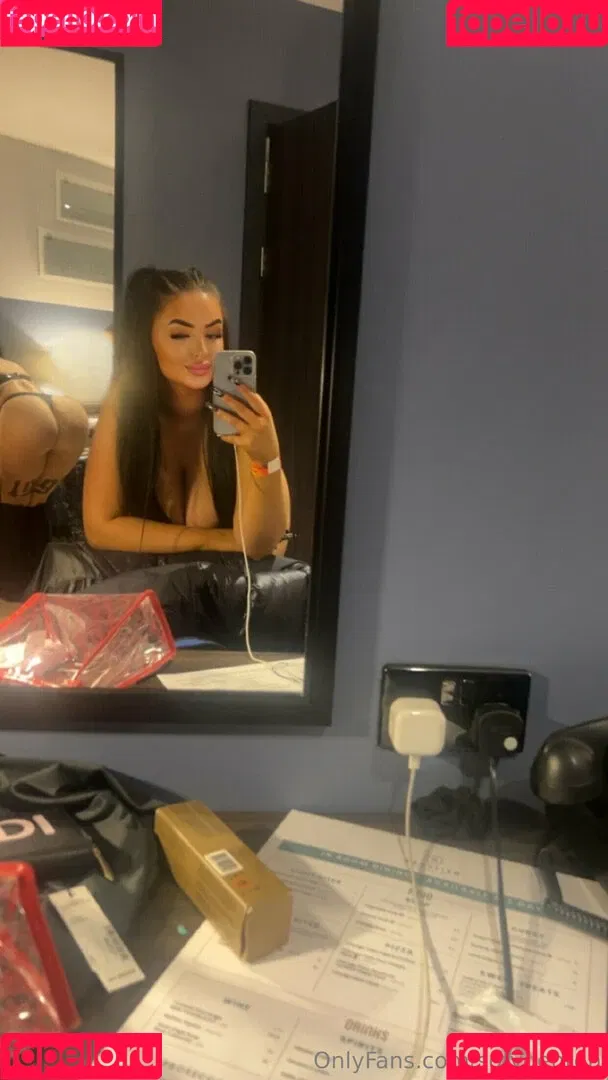 SofyDenton Onlyfans Photo Gallery 