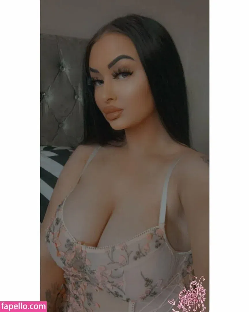 SofyDenton Onlyfans Photo Gallery 