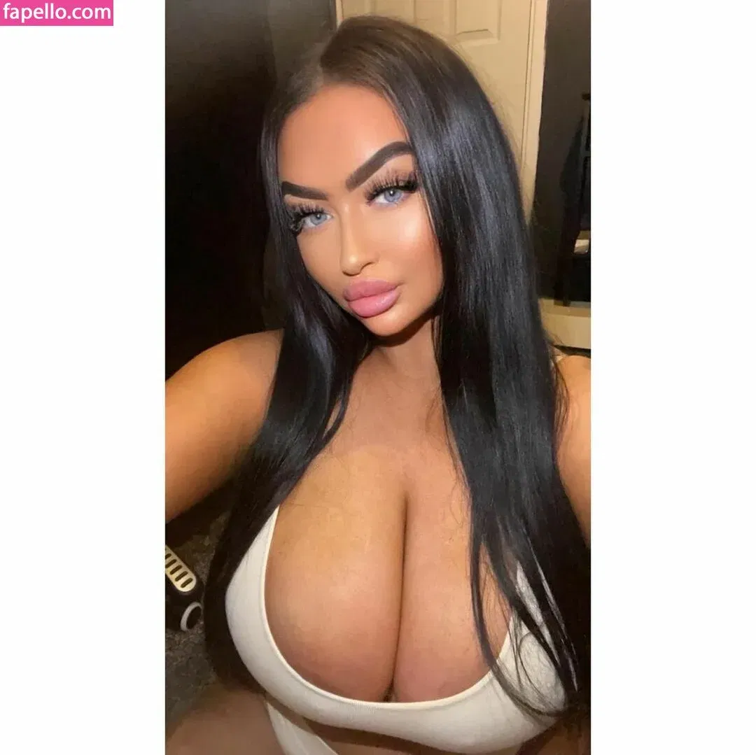 SofyDenton Onlyfans Photo Gallery 