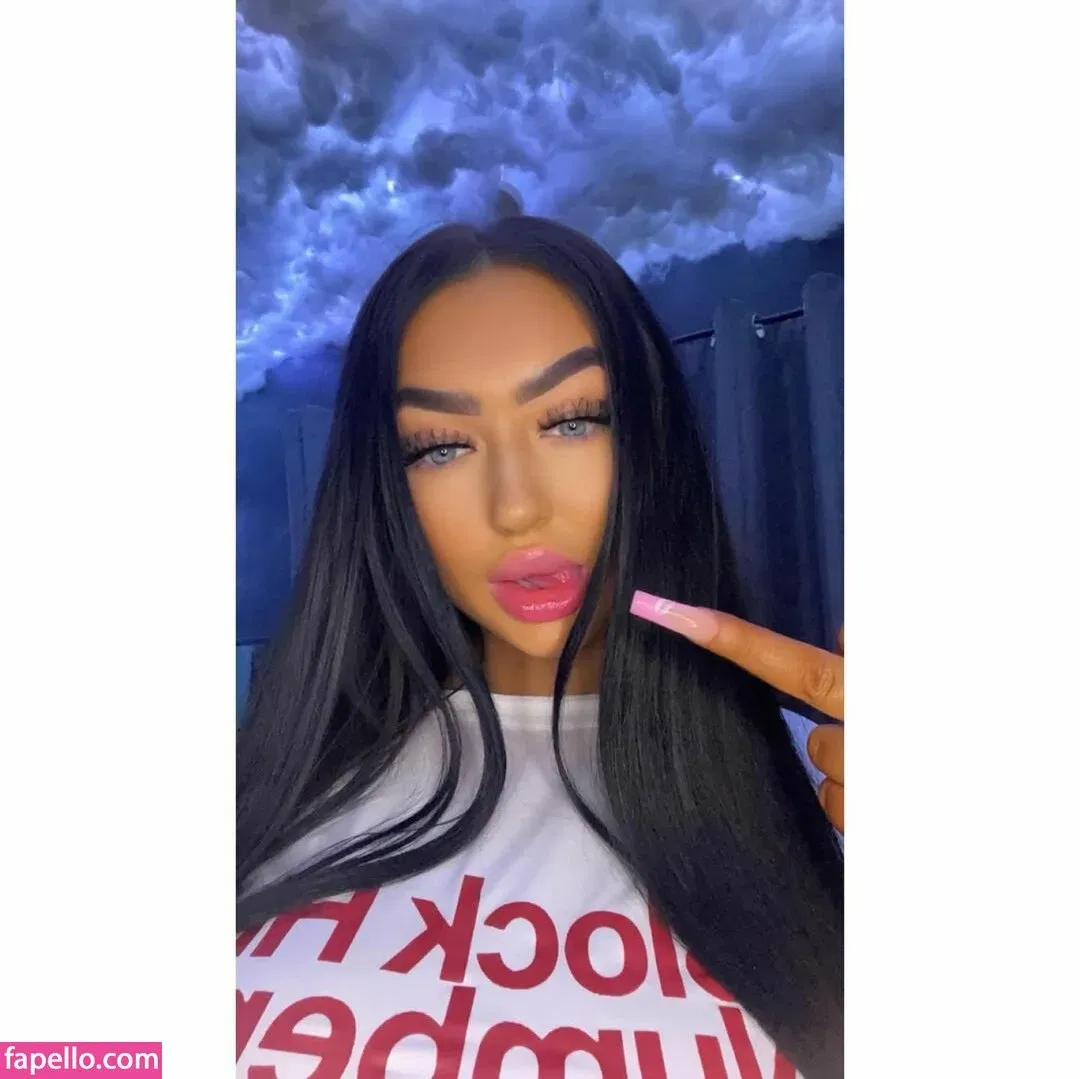 SofyDenton Onlyfans Photo Gallery 