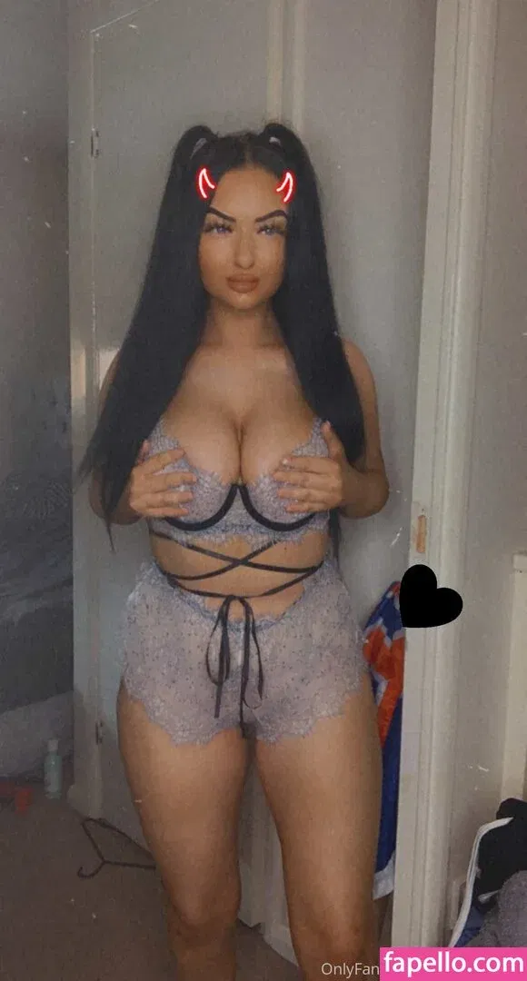 SofyDenton Onlyfans Photo Gallery 