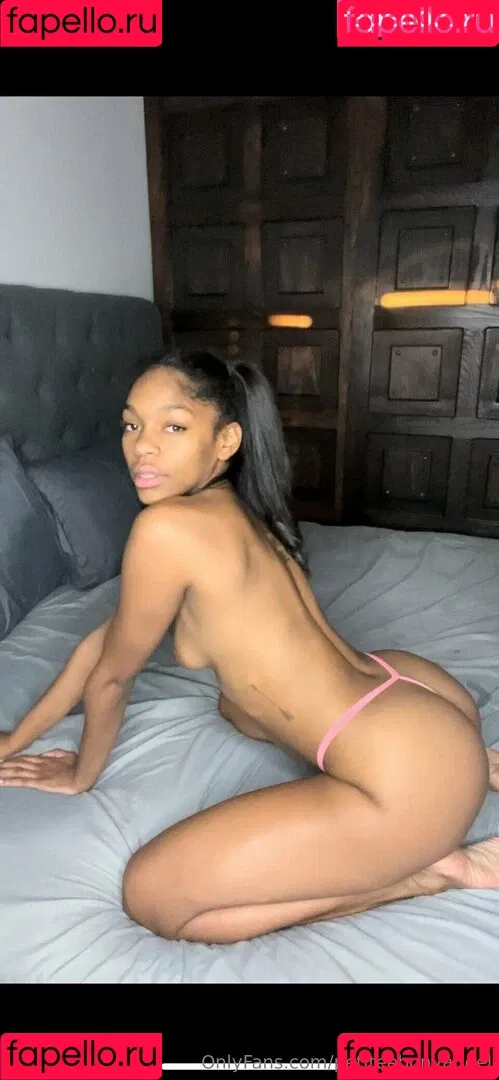 petiteebonyangel Onlyfans Photo Gallery 