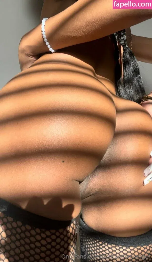 petiteebonyangel Onlyfans Photo Gallery 