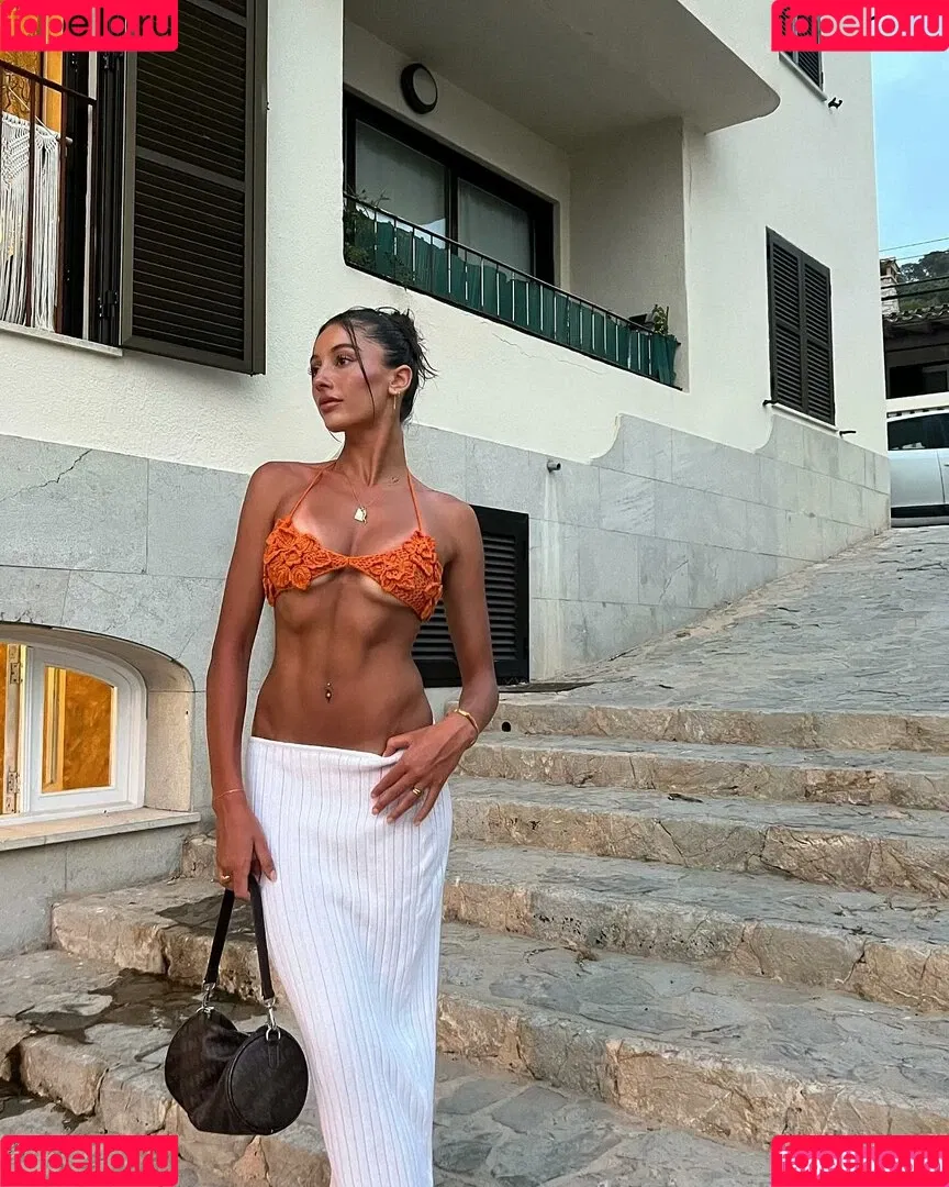 Phoebe Chakar Onlyfans Photo Gallery 