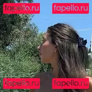 Phoebe Chakar Onlyfans Photo Gallery 