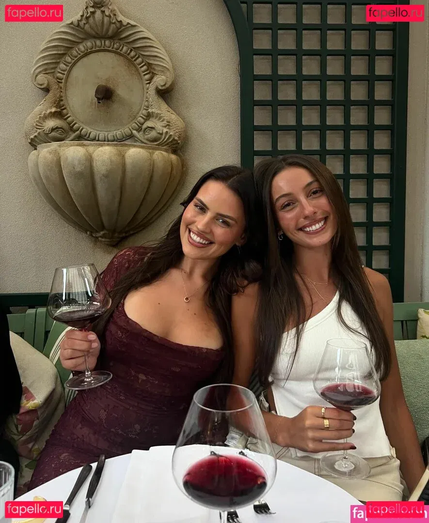 Phoebe Chakar Onlyfans Photo Gallery 