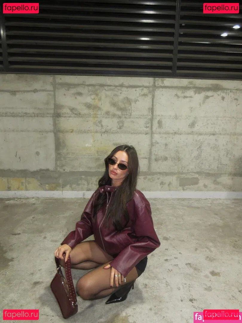 Phoebe Chakar Onlyfans Photo Gallery 