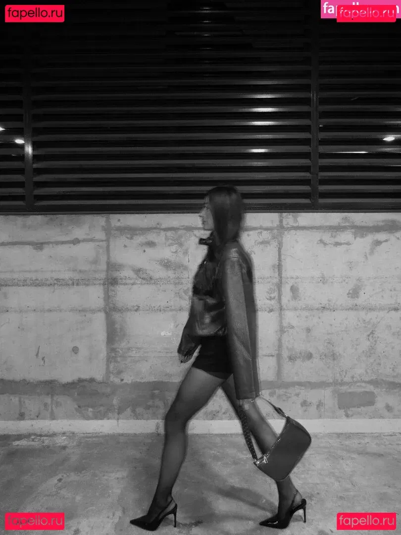 Phoebe Chakar Onlyfans Photo Gallery 