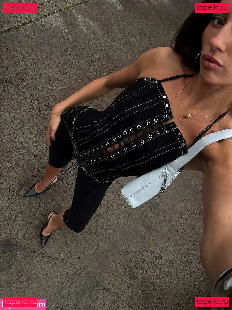 Phoebe Chakar Onlyfans Photo Gallery 