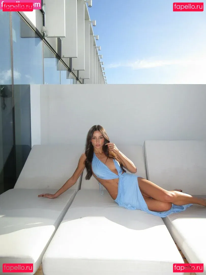 Phoebe Chakar Onlyfans Photo Gallery 