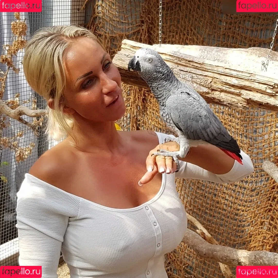 Candy Samira Onlyfans Photo Gallery 