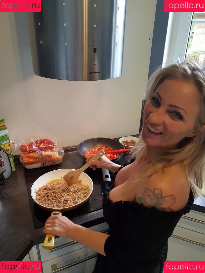Candy Samira Onlyfans Photo Gallery 
