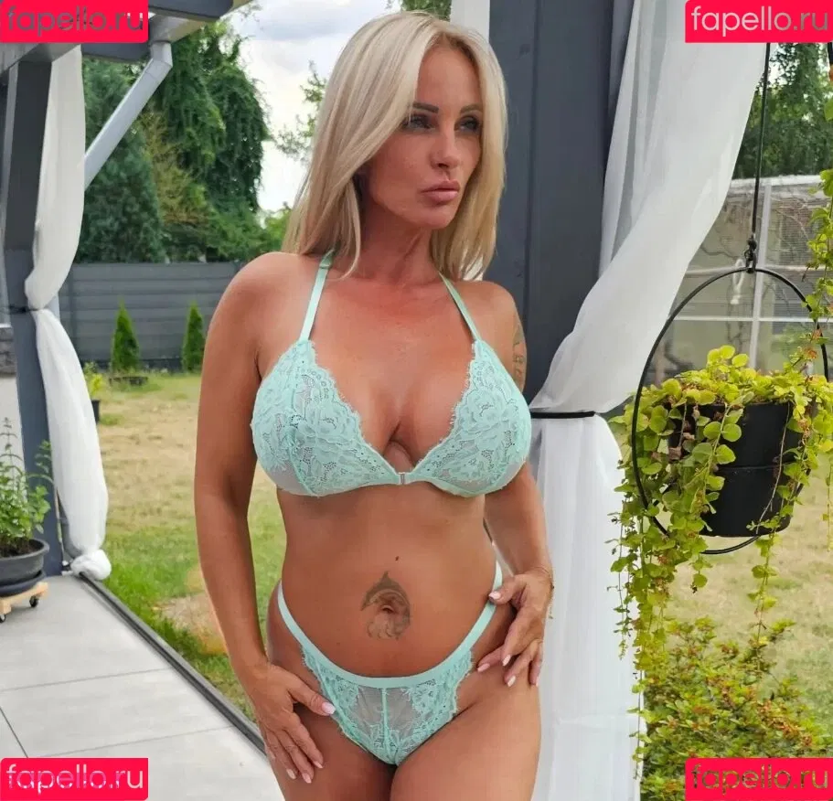 Candy Samira Onlyfans Photo Gallery 