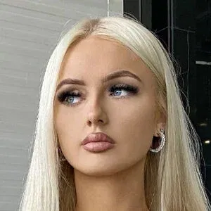 Savannah Gillman Onlyfans Photo Gallery 