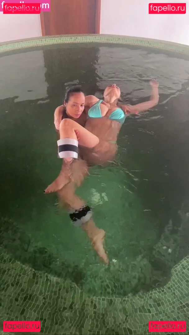 Elizabeth Jane Hurley Onlyfans Photo Gallery 