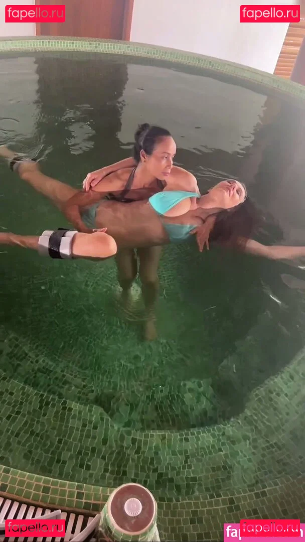 Elizabeth Jane Hurley Onlyfans Photo Gallery 