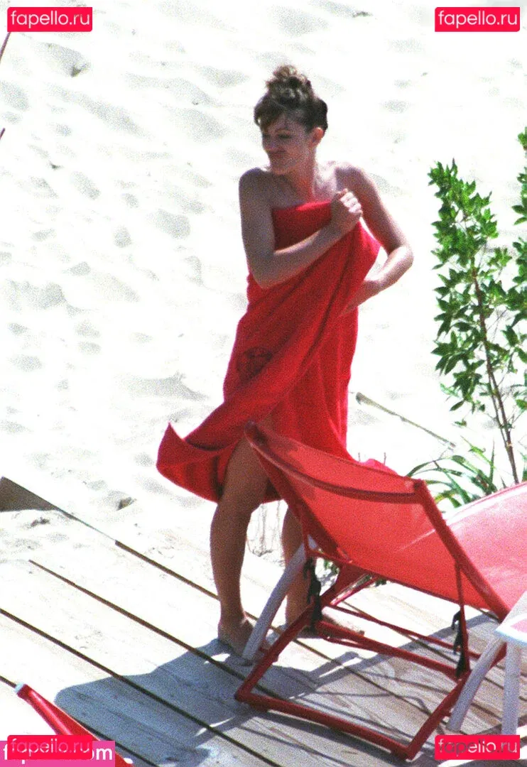 Elizabeth Jane Hurley Onlyfans Photo Gallery 