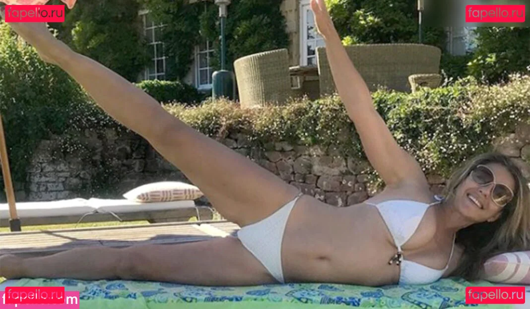 Elizabeth Jane Hurley Onlyfans Photo Gallery 