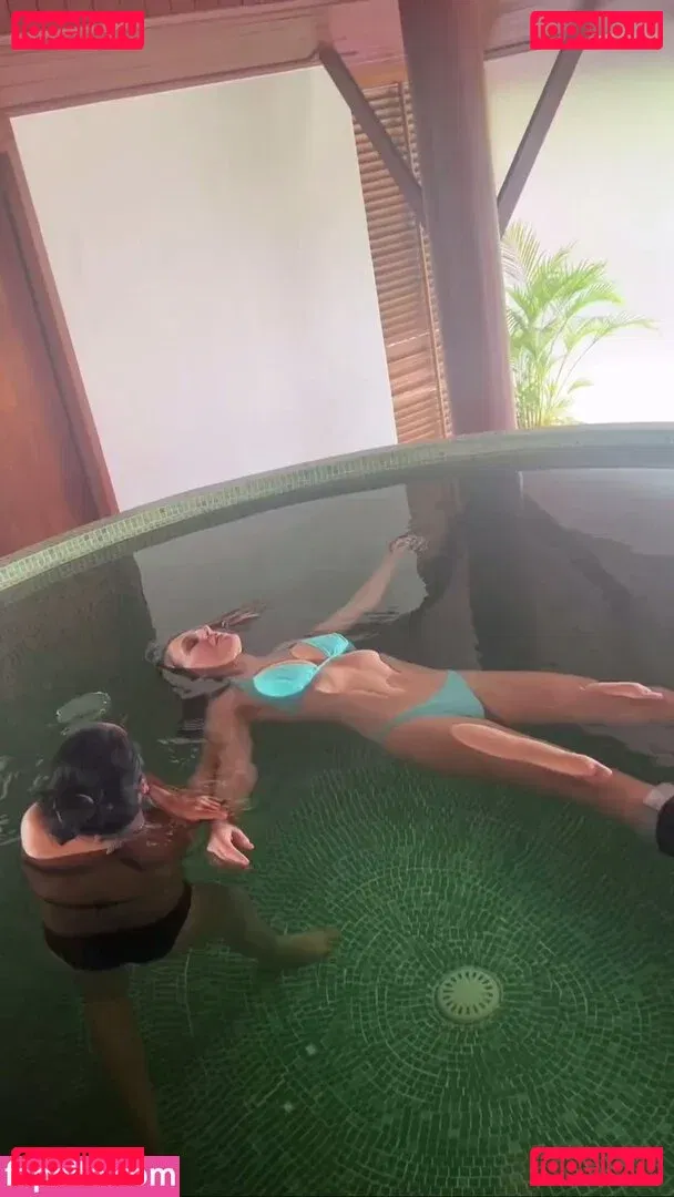 Elizabeth Jane Hurley Onlyfans Photo Gallery 