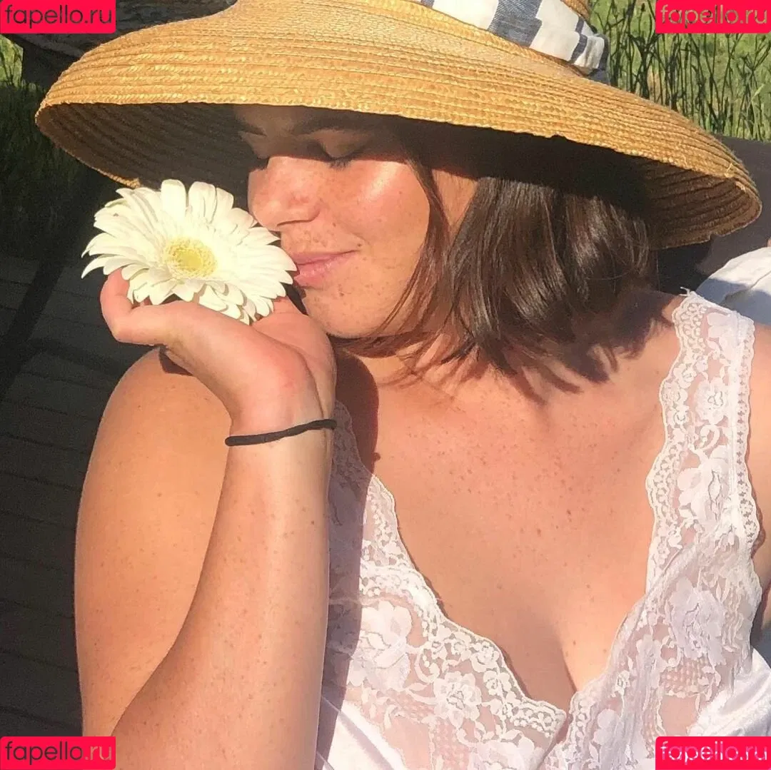 Mirra R Onlyfans Photo Gallery 