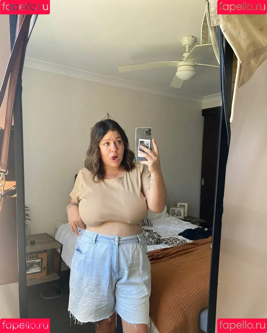 Mirra R Onlyfans Photo Gallery 
