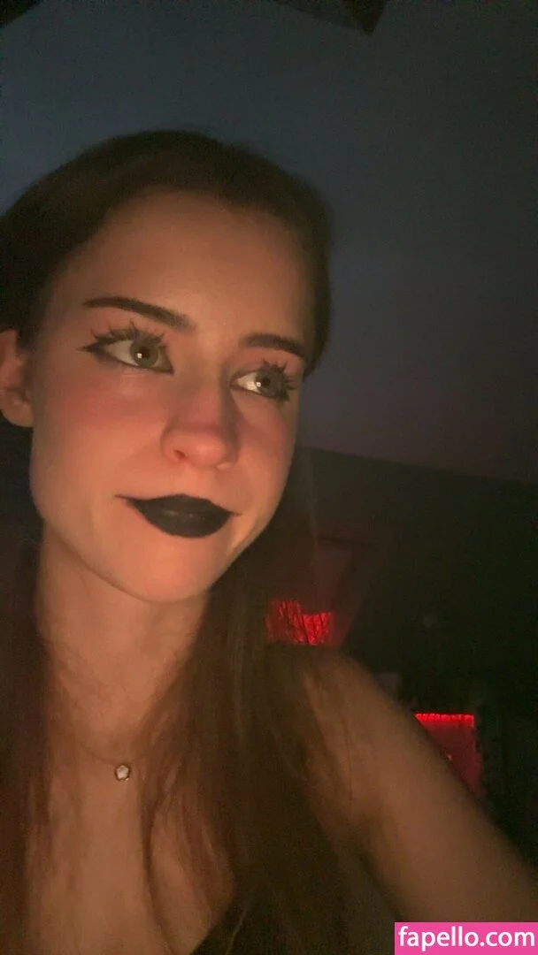 Mirra R Onlyfans Photo Gallery 