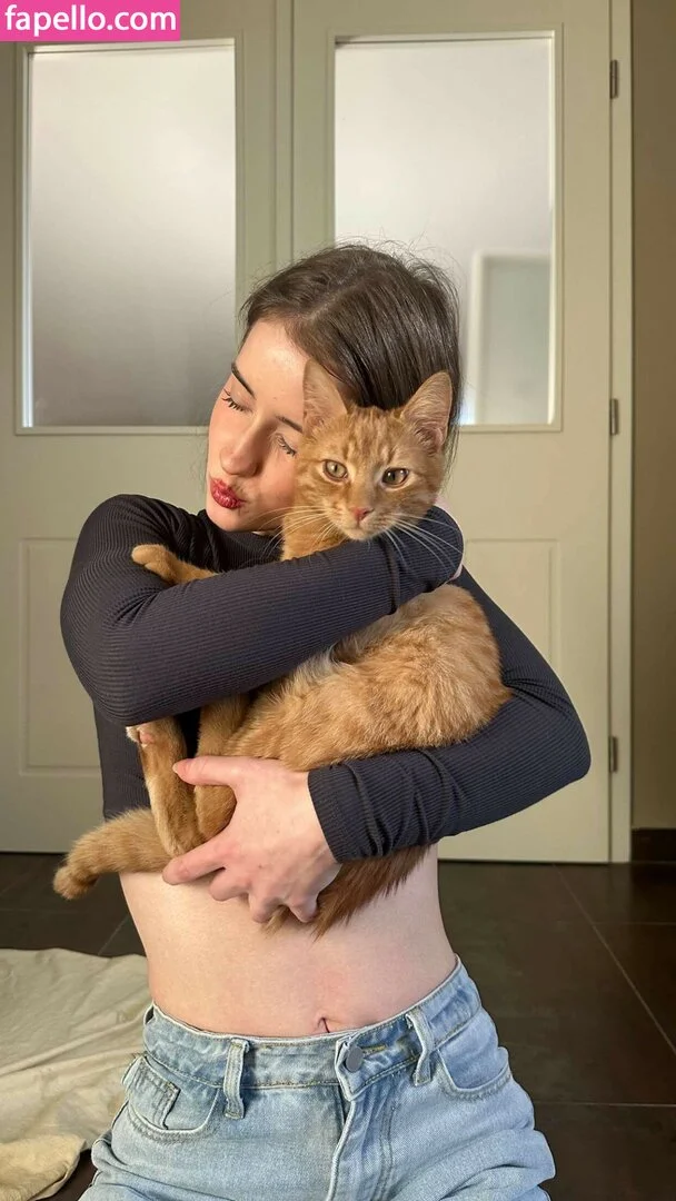 Mirra R Onlyfans Photo Gallery 