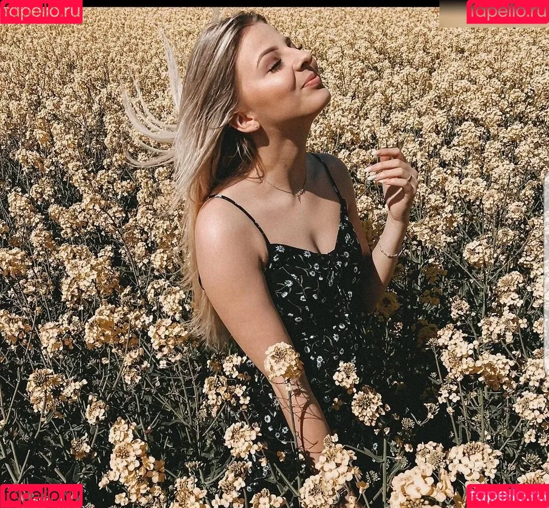 ASMR Janina Onlyfans Photo Gallery 