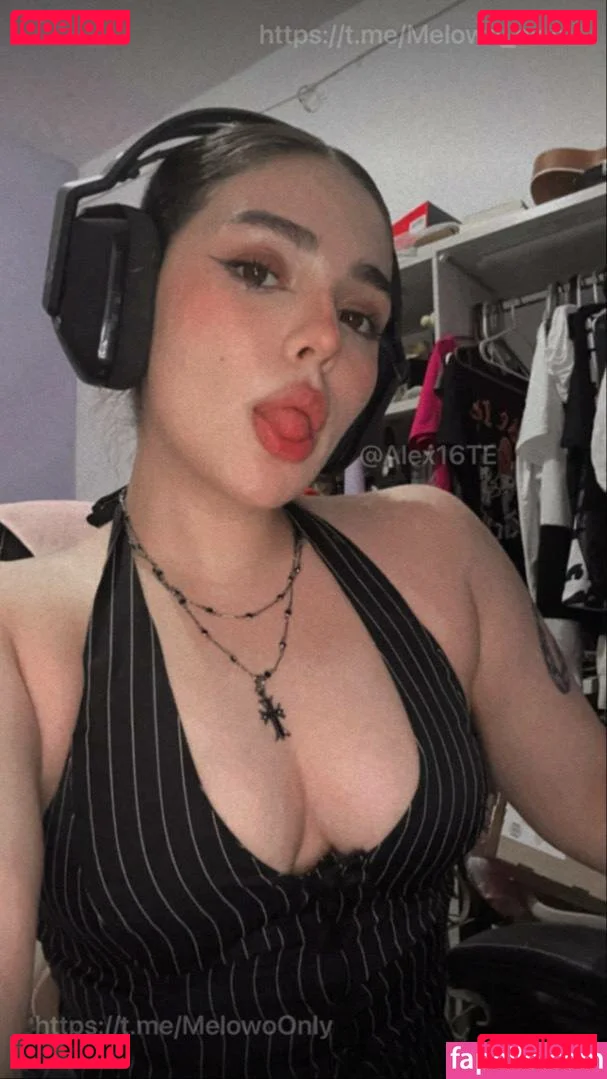 melowo.owo Onlyfans Photo Gallery 