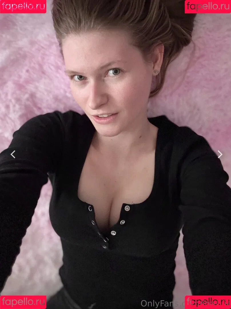 InaSilja Onlyfans Photo Gallery 