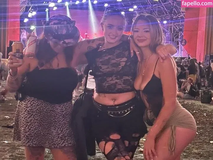 pom_wm Onlyfans Photo Gallery 