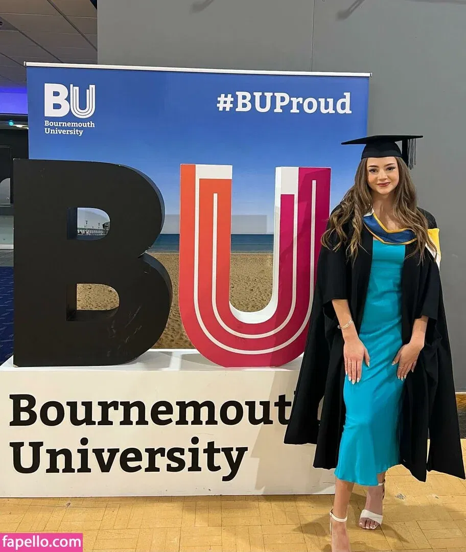 pom_wm Onlyfans Photo Gallery 