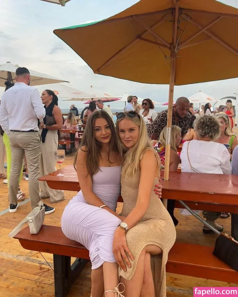 pom_wm Onlyfans Photo Gallery 