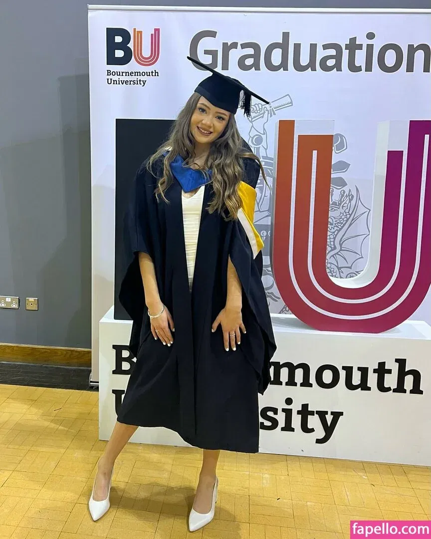 pom_wm Onlyfans Photo Gallery 