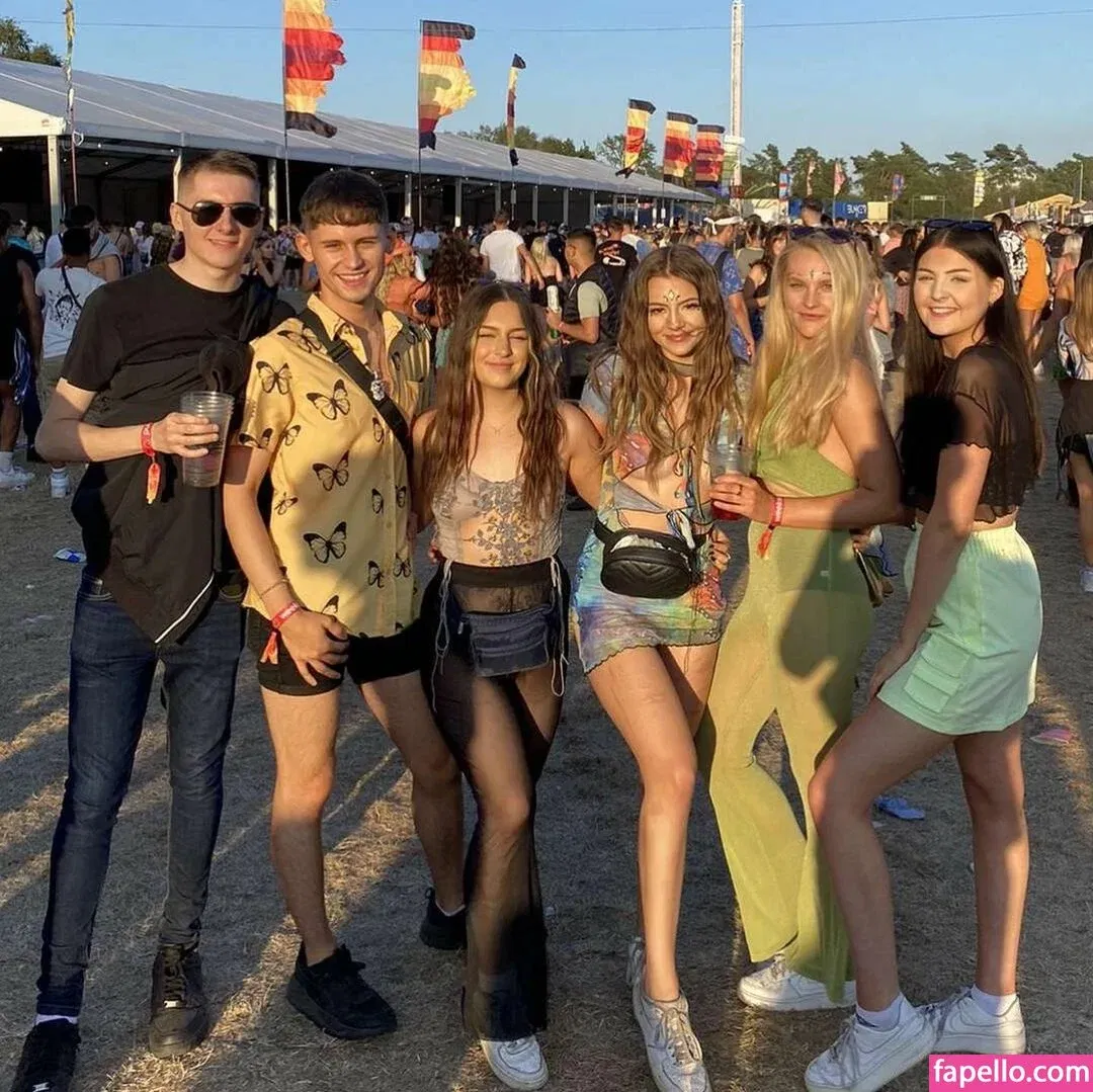 pom_wm Onlyfans Photo Gallery 