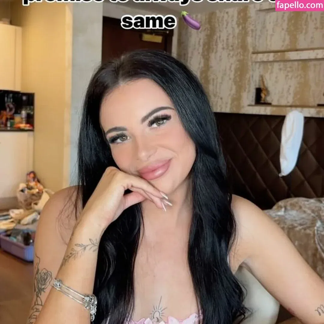 pom_wm Onlyfans Photo Gallery 