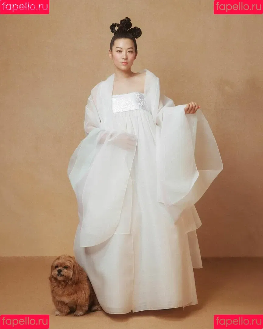 Arden Cho Onlyfans Photo Gallery 