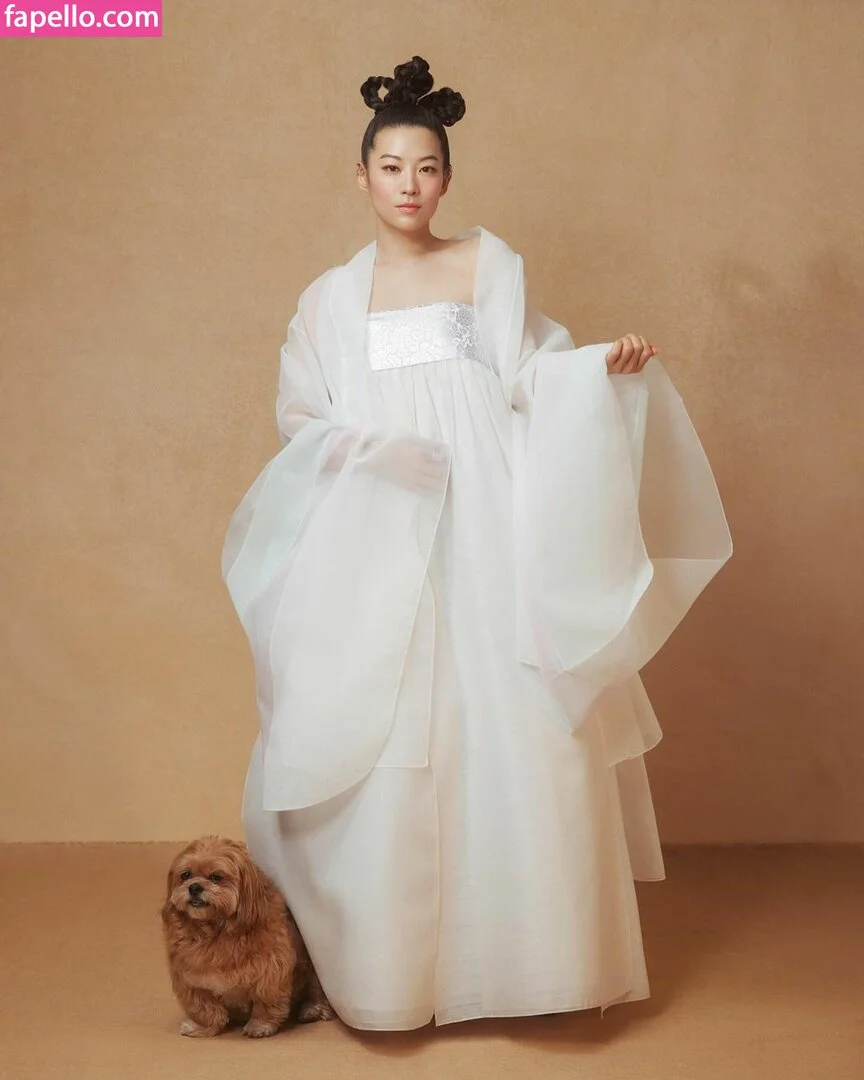 Arden Cho Onlyfans Photo Gallery 