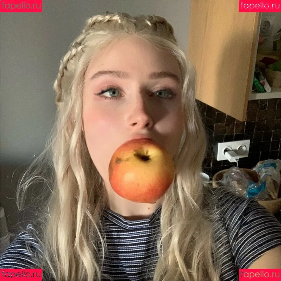 nikkibeiar Onlyfans Photo Gallery 