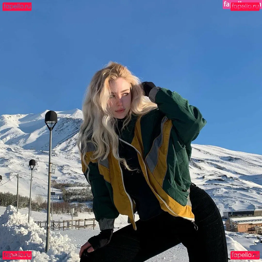 nikkibeiar Onlyfans Photo Gallery 