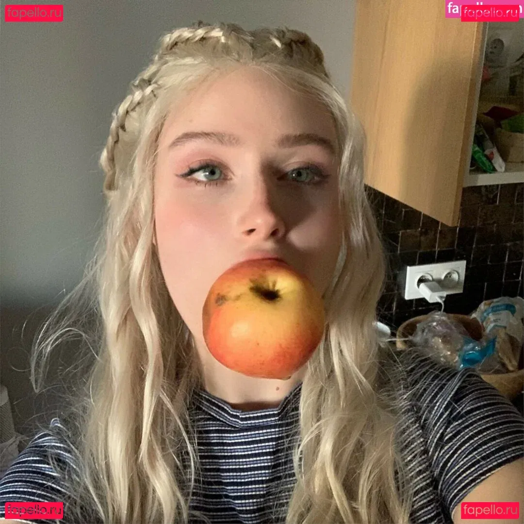 nikkibeiar Onlyfans Photo Gallery 