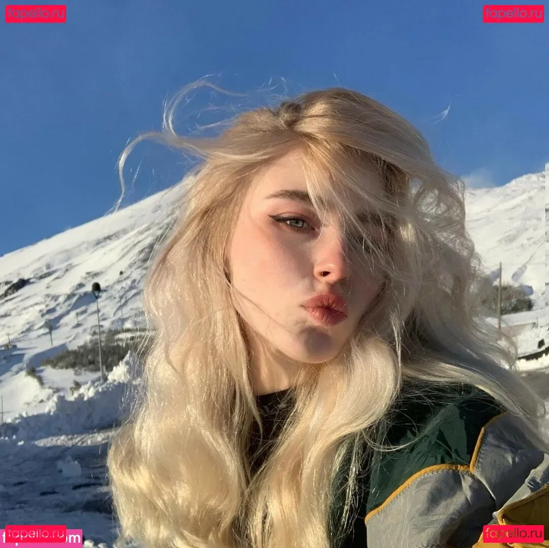 nikkibeiar Onlyfans Photo Gallery 