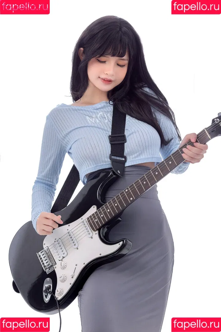 Azami San Onlyfans Photo Gallery 