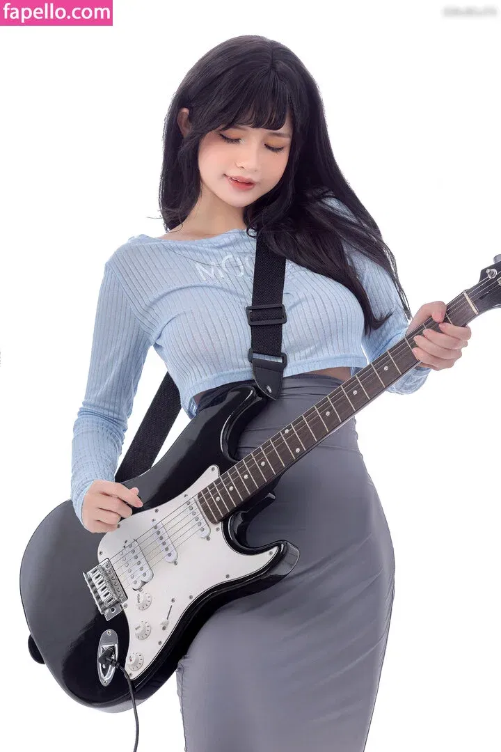 Azami San Onlyfans Photo Gallery 