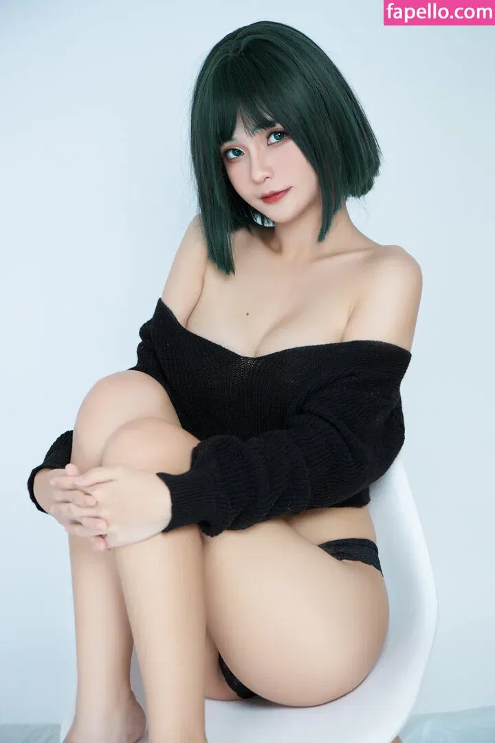 Azami San Onlyfans Photo Gallery 