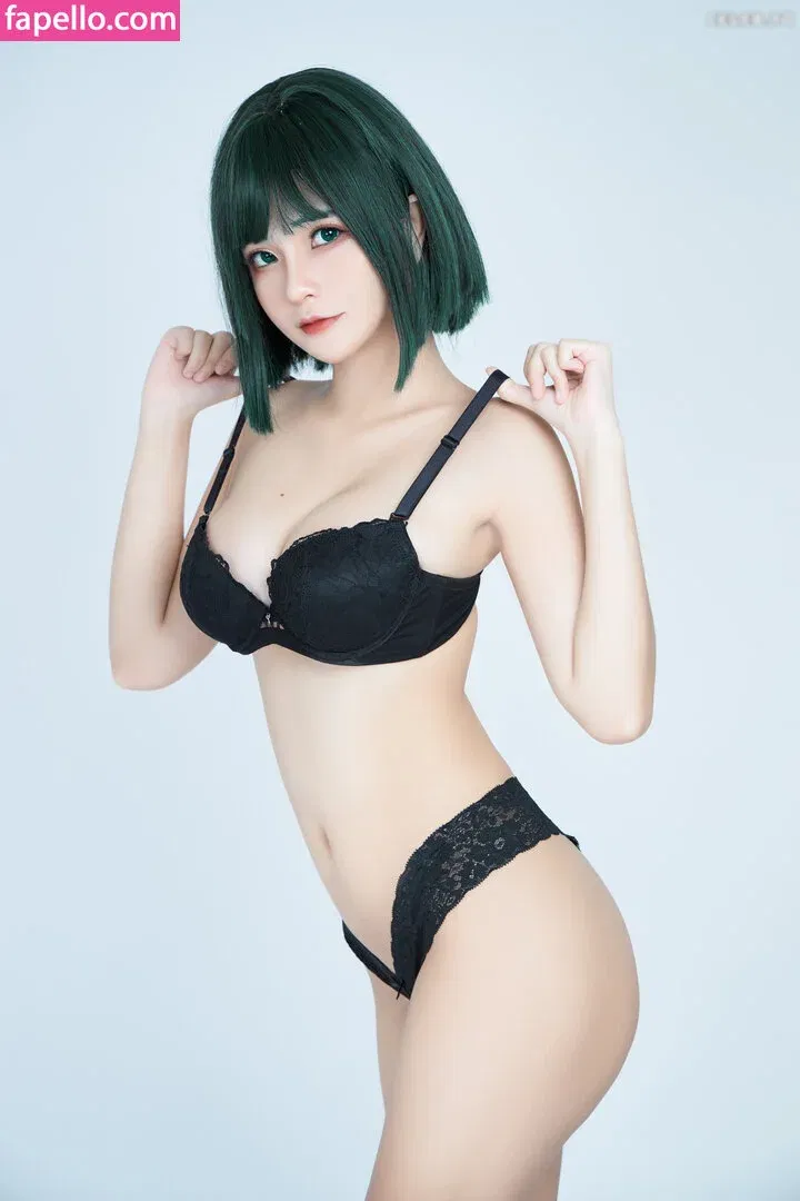 Azami San Onlyfans Photo Gallery 