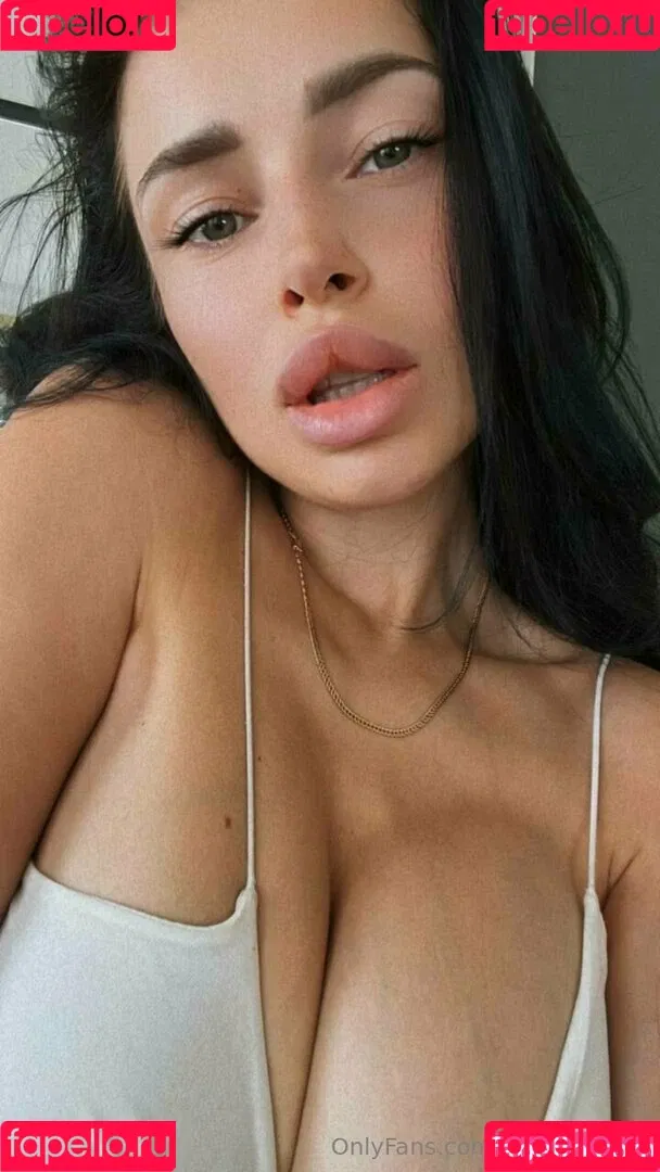milana.moor Onlyfans Photo Gallery 