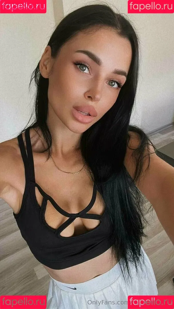 milana.moor Onlyfans Photo Gallery 