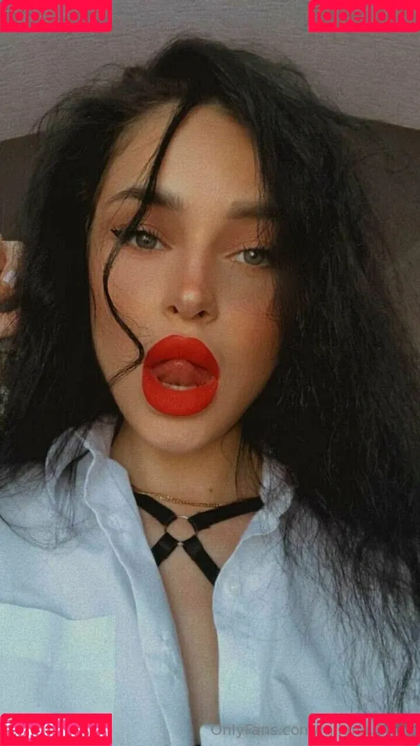 milana.moor Onlyfans Photo Gallery 